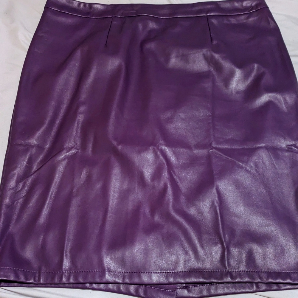 Faux leather purple skirt